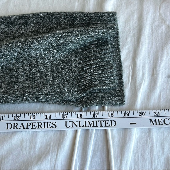 Cable & Gauge Green Heather Mock Turtleneck Sweater - Picture 13 of 14